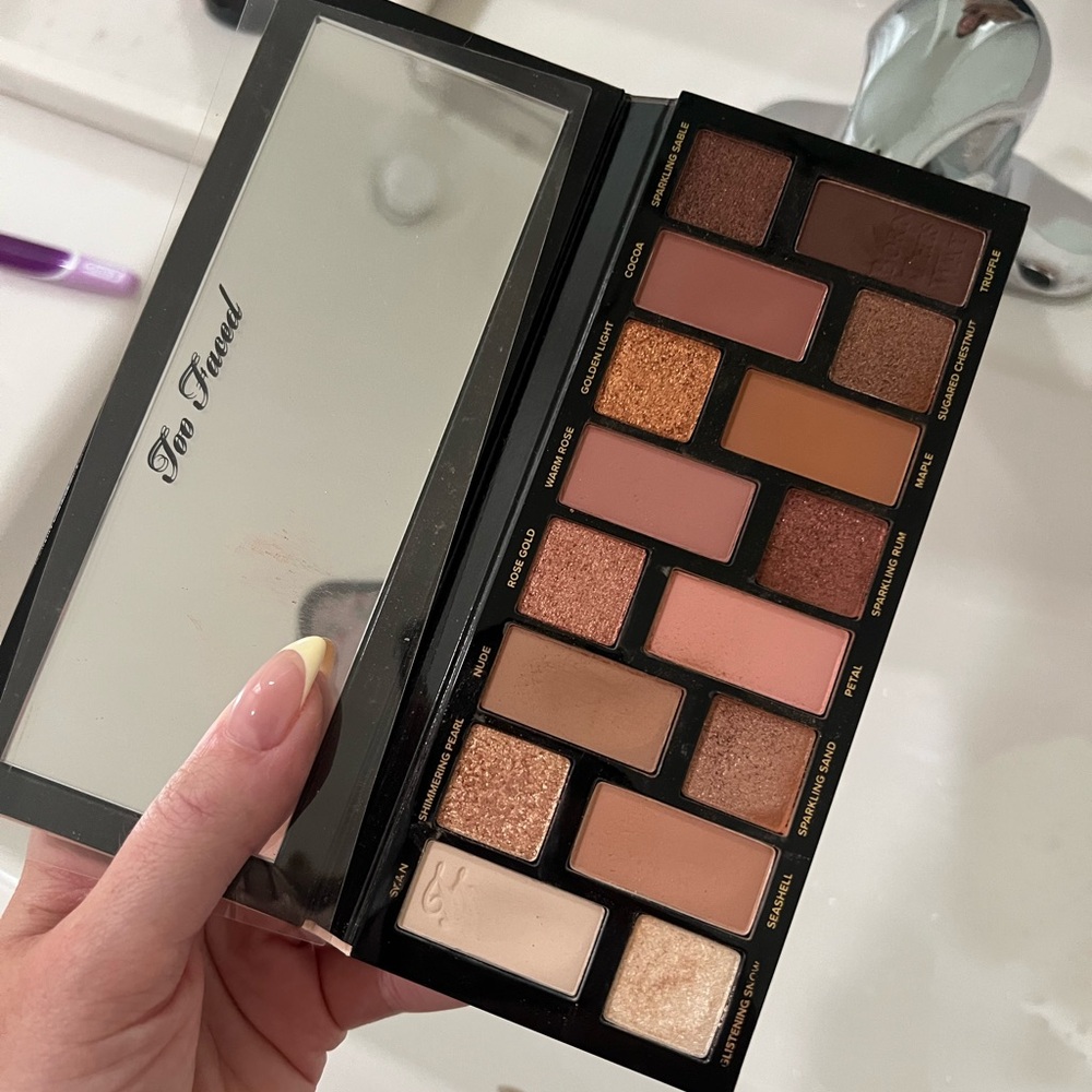 Too Faced Born This Way The Natural Nudes Palette